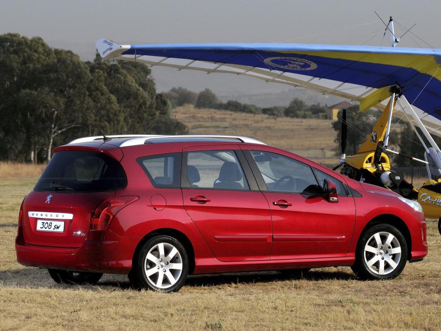  Peugeot 308 SW 2008 года  (ZA) (фото 4 из 17)